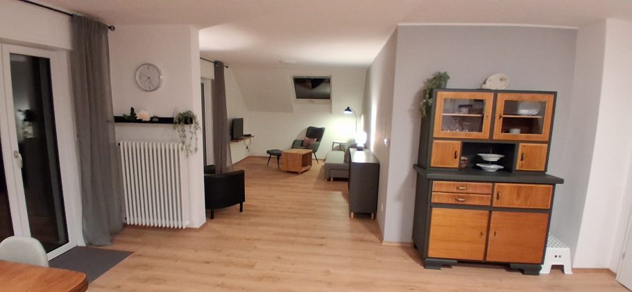 Sicht von der Küche zum Wohnbereich